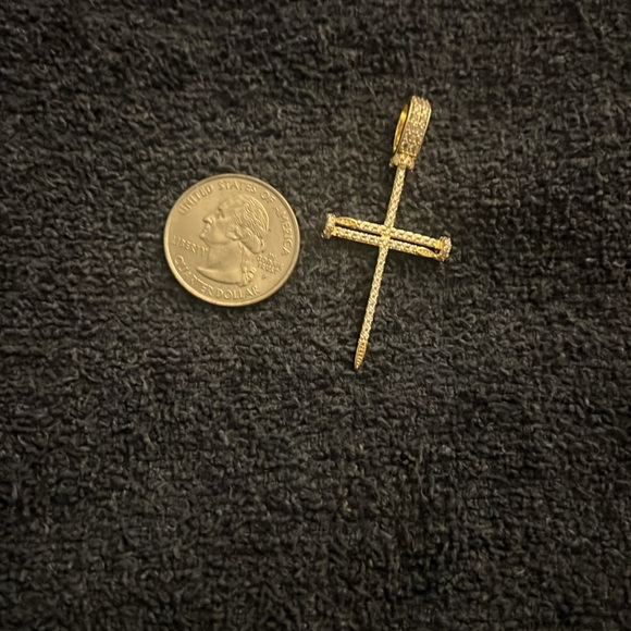 GLD iced out nail cross pendant - Picture 4 of 4